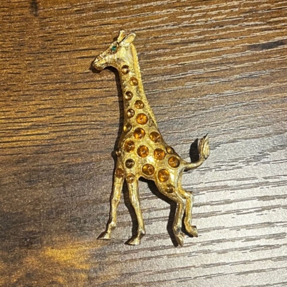 Vtg Kramer Giraffe Brooch Gold Tone Faux Topaz Spots‎ and Emerald Eyes 1960s
